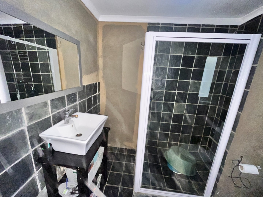 4 Bedroom Property for Sale in Noorsekloof Eastern Cape